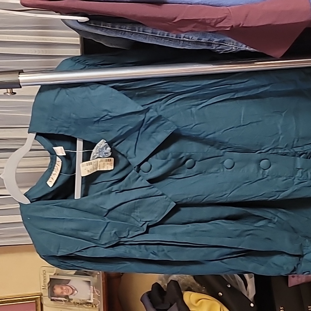 NWT-Venezia green blouse 22/24